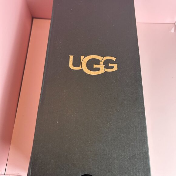 UGG SCUFF SLIPPERS (11)